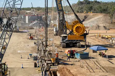 Bauer Spezialtiefbau constructing a cut-off wall for Rookwood Weir